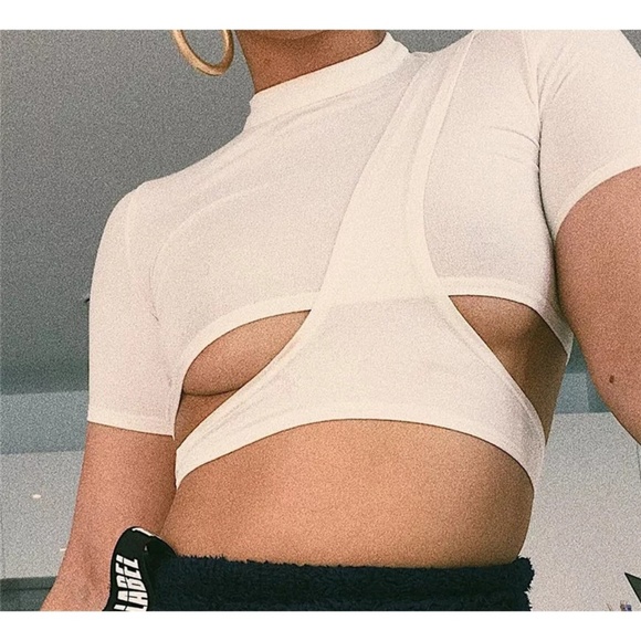 1 LEFT-White Fitted Short Sleeve Crop Top - Picture 2 of 6